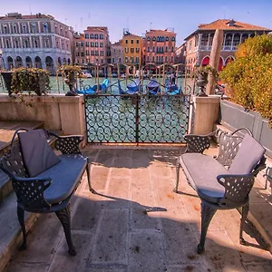 Apartment Grimaldi Hermitage Canal Grande View, Venice