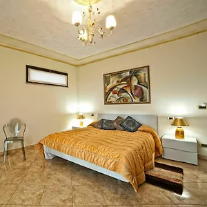 Airport House 2*, Reggio Calabria Italien